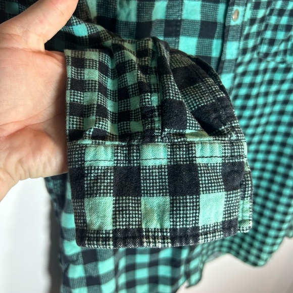 QUIKSILVER size S men’s button snap down shirt, long sleeve, teal color, pockets - Picture 2 of 6